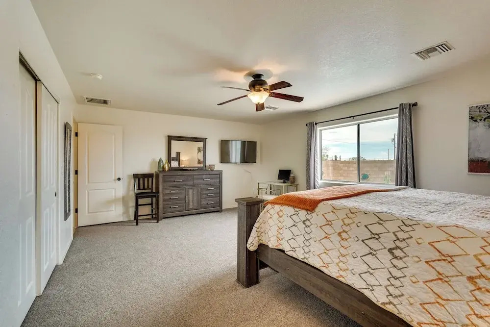 4 Mi to Lake Access: Home w/ Lake & Mtn Views!