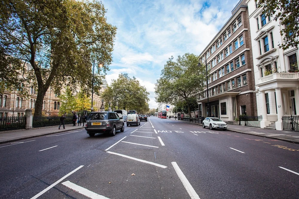 Beautiful 4 Bedroom House in South Kensington