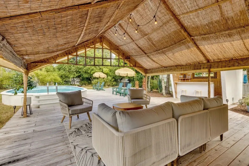 Mount Dora Home: Private Pool, Spa & Tropical Bar!
