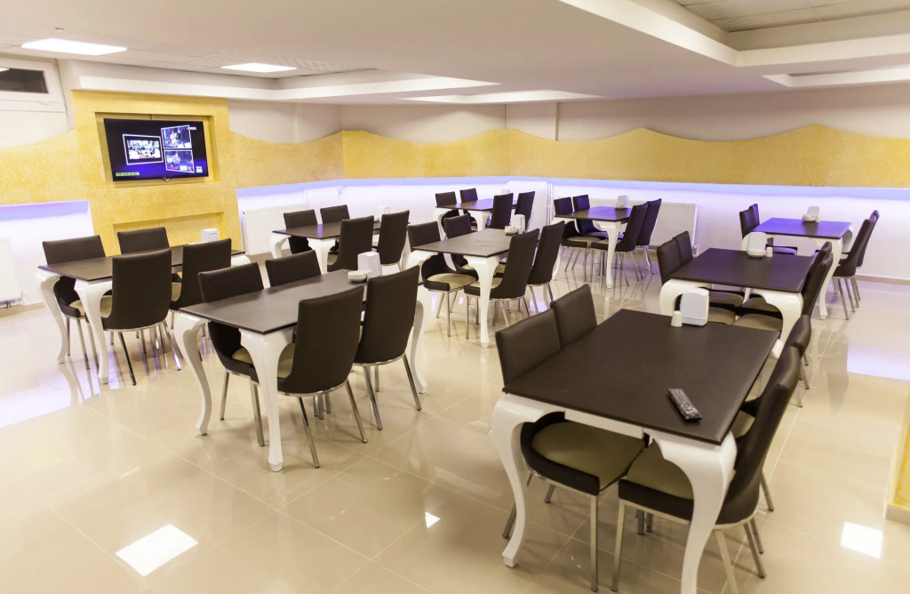 White Palace Hotel