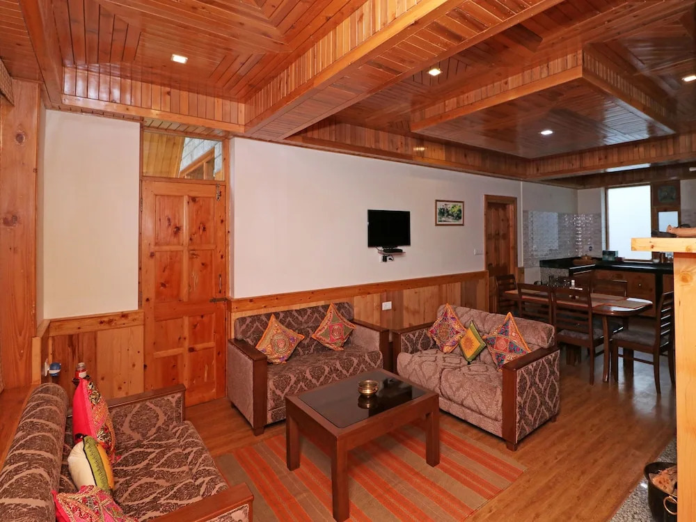 OYO 13875 Home Luxury 3BHK Hill View