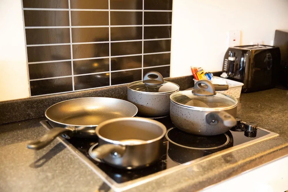 Velvet 1-bedroom Apartment With Balcony, Hoddesdon