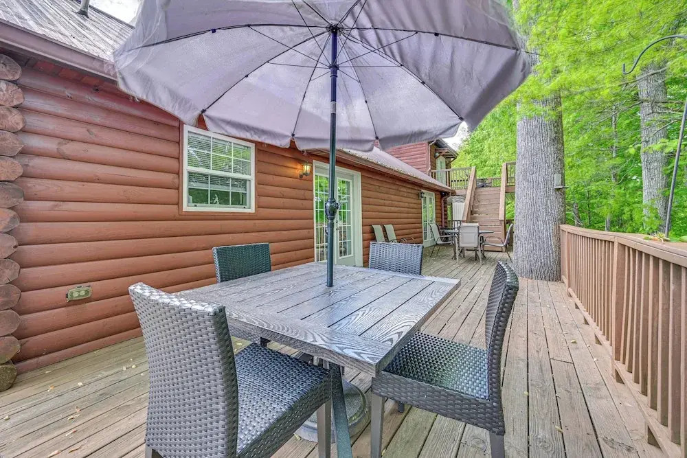 Kentucky Group Getaway w/ Dock + Lake Access