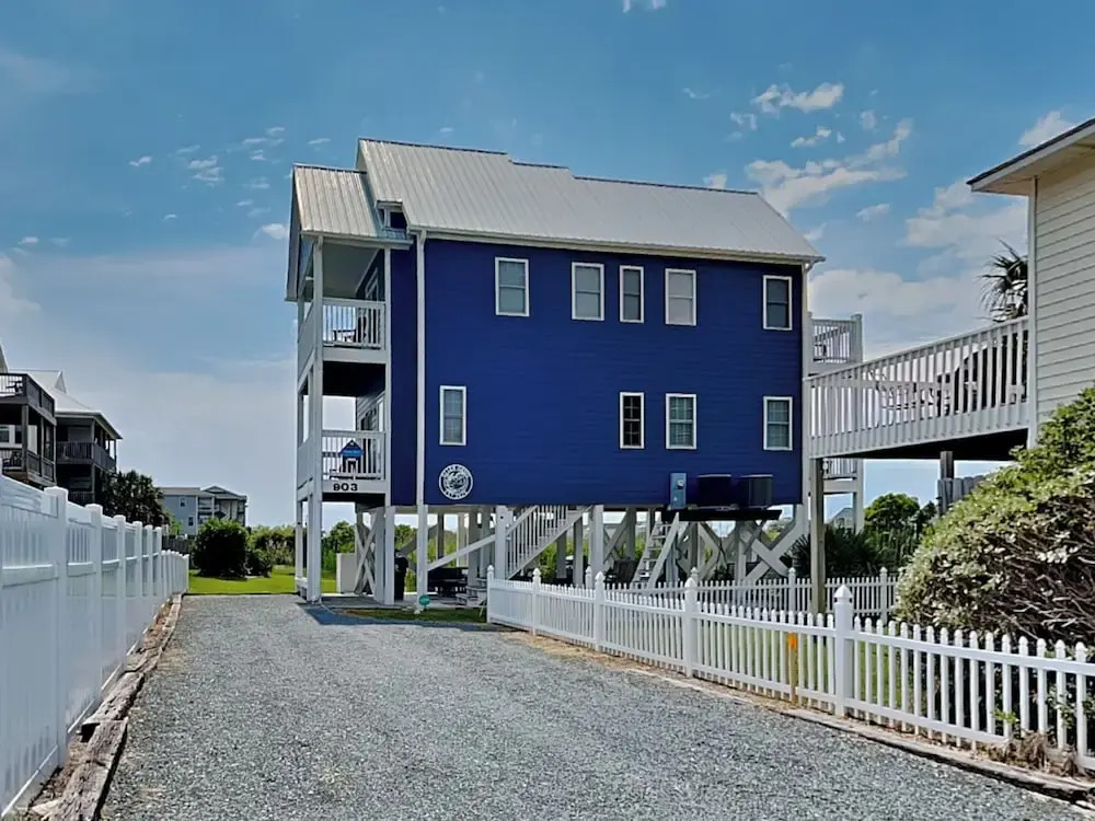 Otter Oasis by Topsail Realty