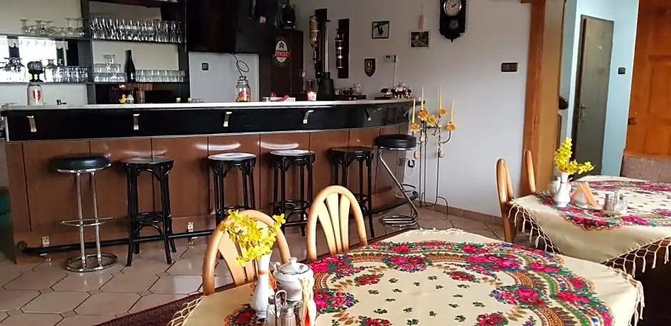 EDEN Szczyrk Basen z widokiem na Skrzyczne