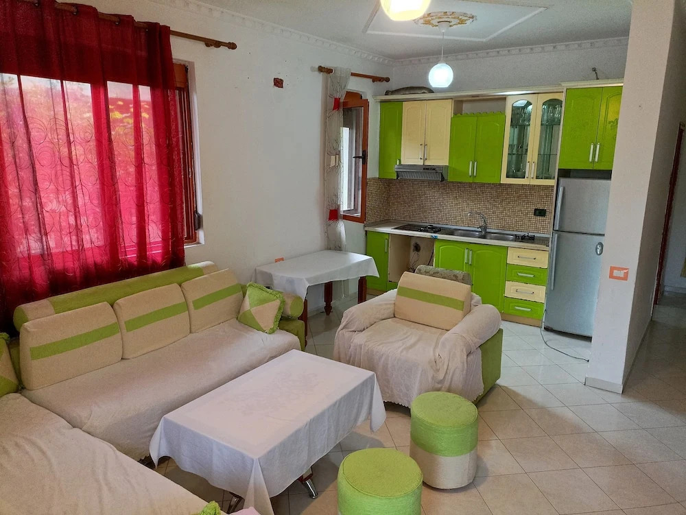 "quiet Independent Apartment With Garden."