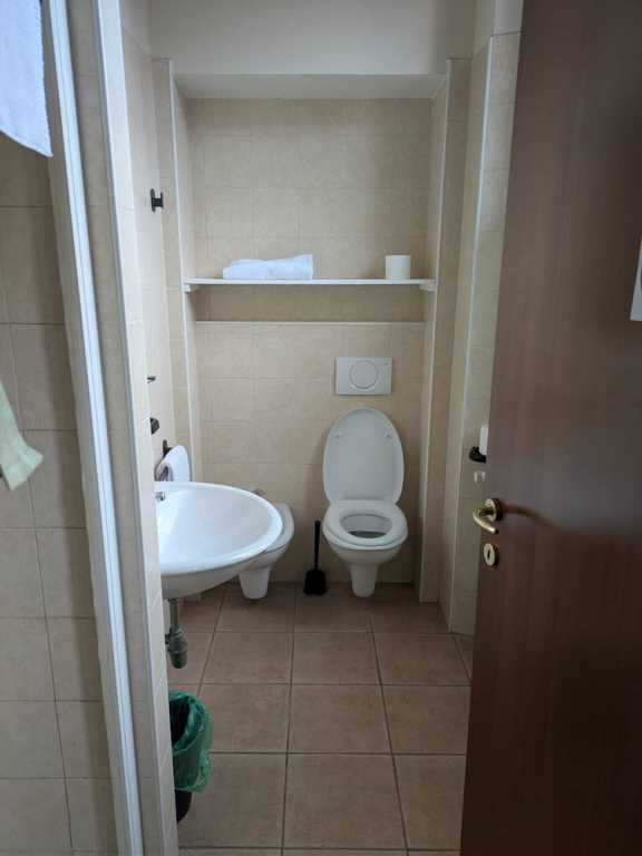 Corte Meneghina-short stays