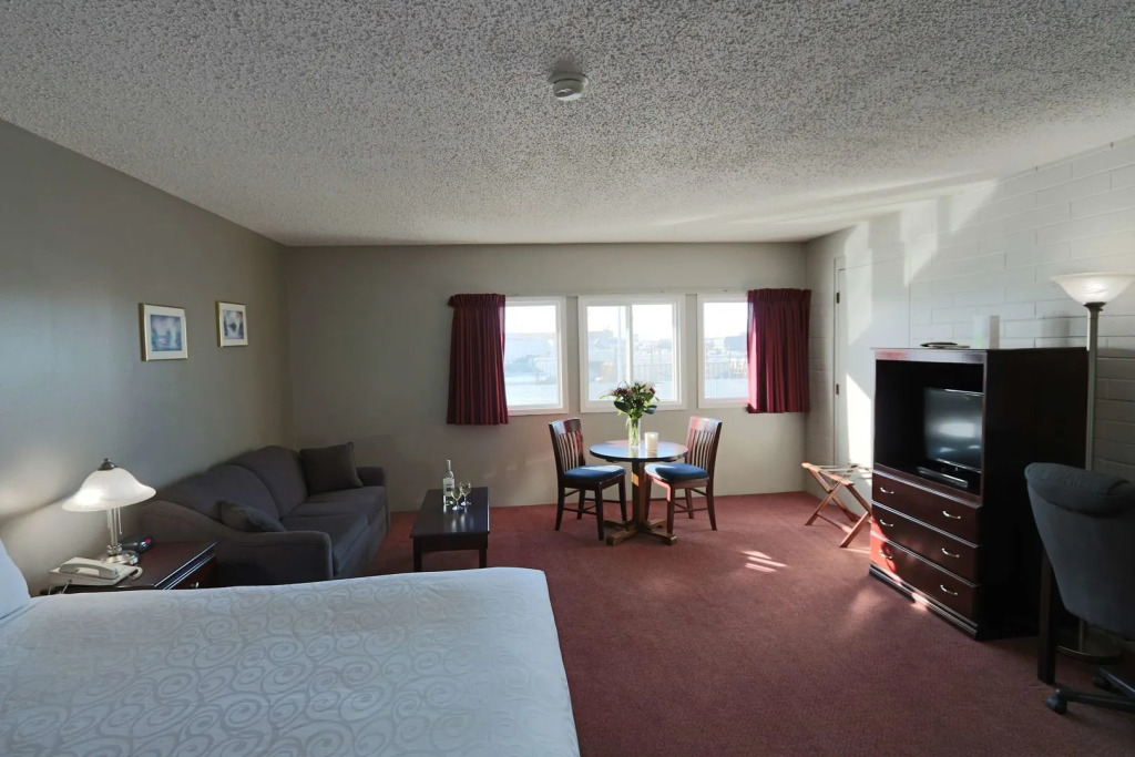 Travelodge by Wyndham Grande Prairie