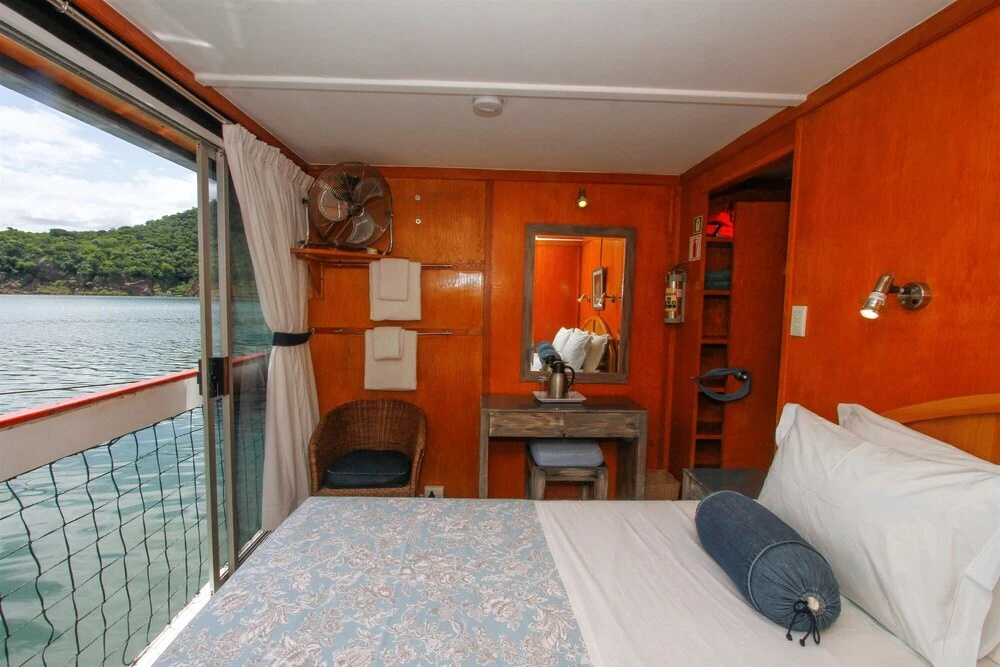 Shayamanzi Houseboats