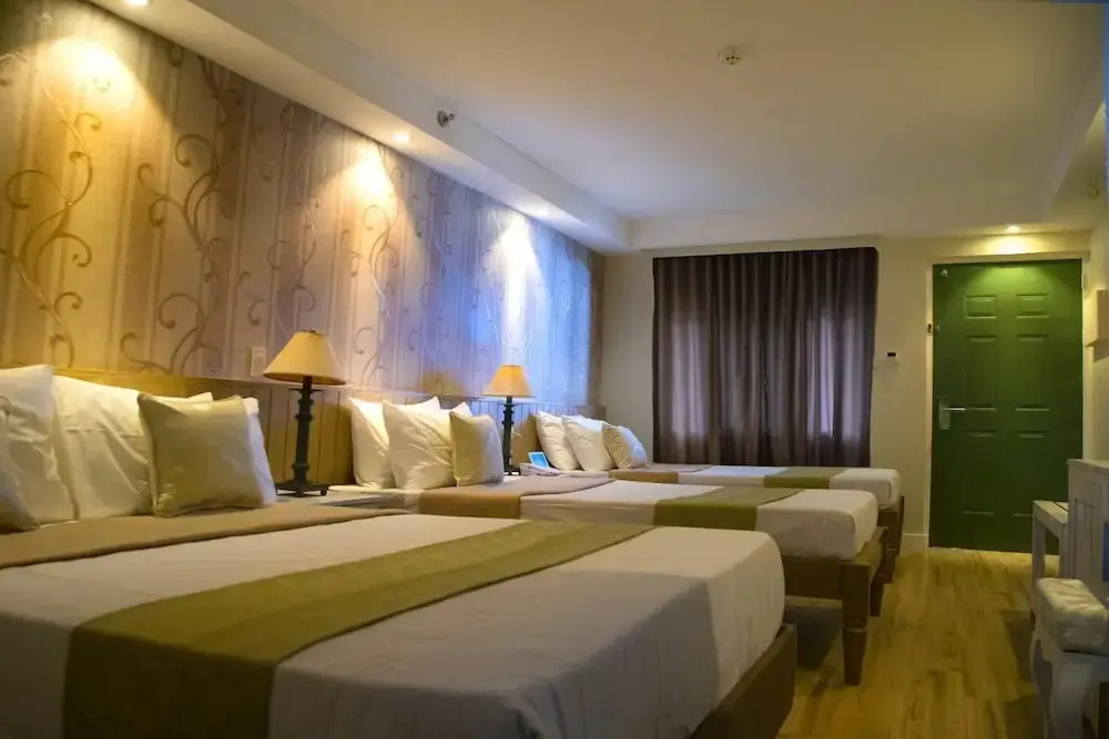 Sola Hotel & Sola Bed and Breakfast