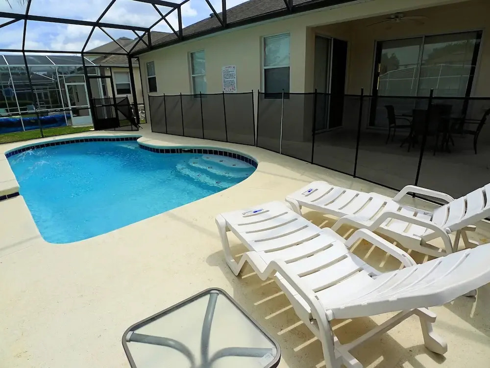 4 BED Pool Home ON Golf Community