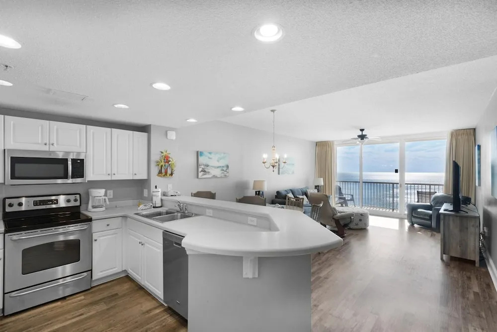 Majestic Beach Towers 2-803
