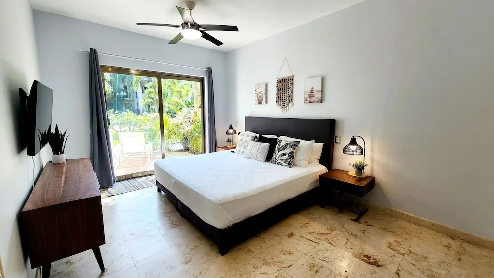 Paseo Del Sol Coral 106 3 Bedroom Condo by RedAwning