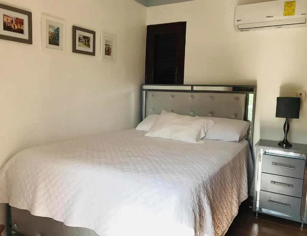 AMPLIO y bello apartamento-ZONA COLONIAL- wifi+balcon+2roons
