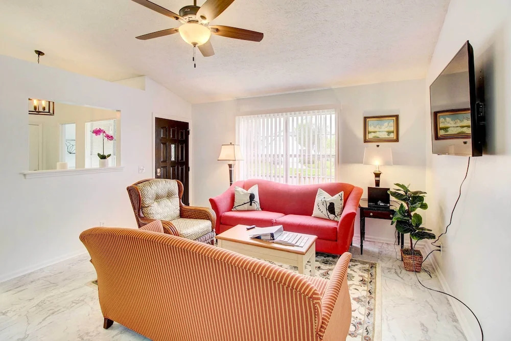 Peaceful Savannah Home - 11 Mi to Beaches