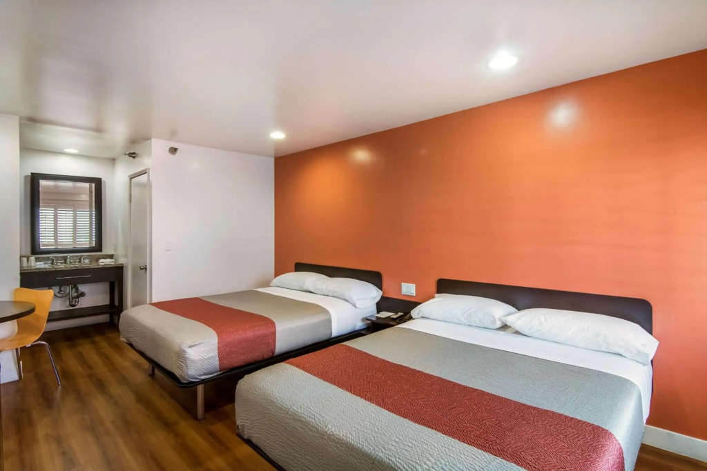 Motel 6 Monterey Park