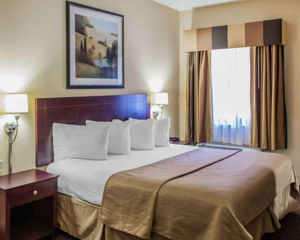 Quality Inn & Suites Peoria North