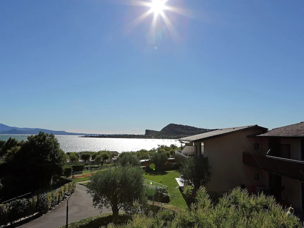 Comfortable Apartment With air Conditioning on Lake Garda