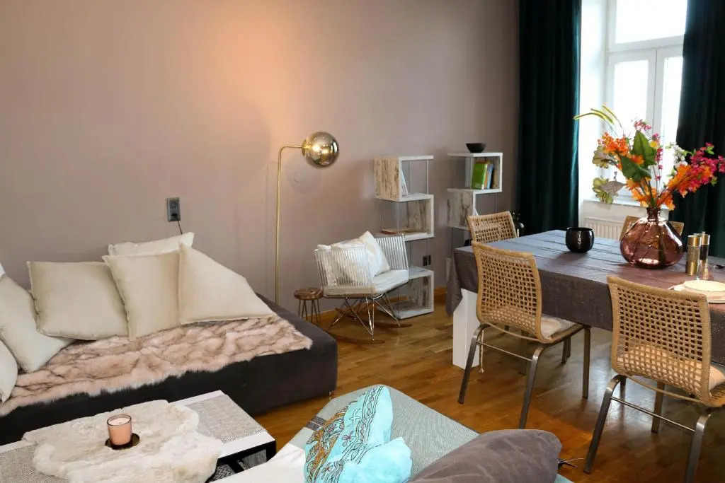 Charming Apartment: only 10 Minutes to the Center