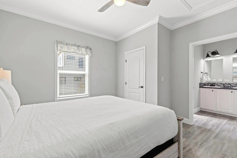 Pet Friendly Beach House - Lazy Palms