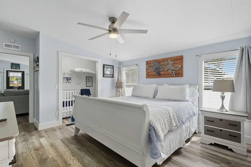 4BR Coastal Pool Cottage Golf Cart Kayaks