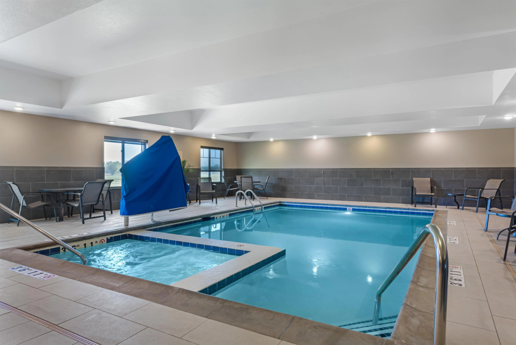 Best Western Plus Overland Inn