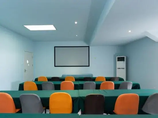 Shanghai Qiju Hotel (Songjiang University Town Wanda Plaza Branch)