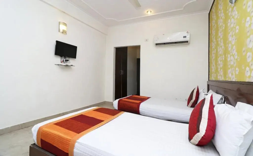 OYO 1988 Hotel Galaxy