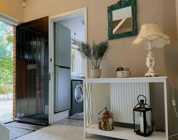 Self contained guest house with walking distance to beach and town center