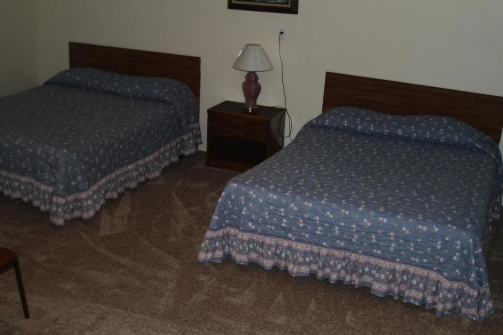 Badlands Hotel & Campground
