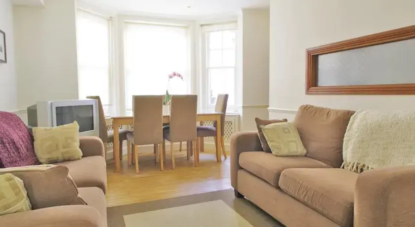 The London Agent - West Kensington III