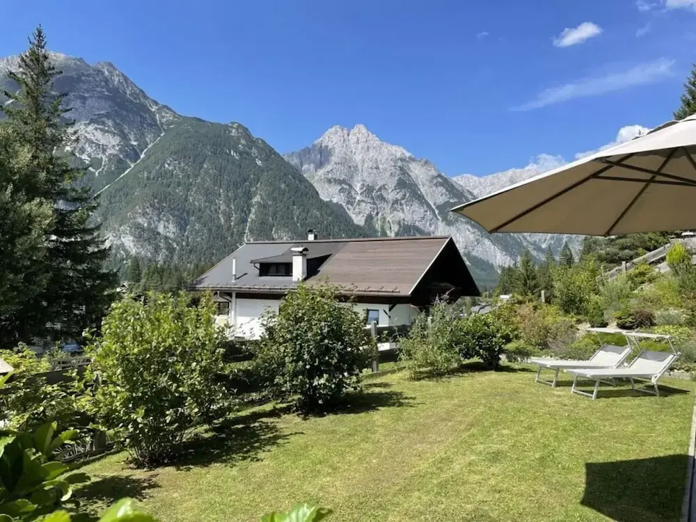 Holiday Apartment Alpengluhen