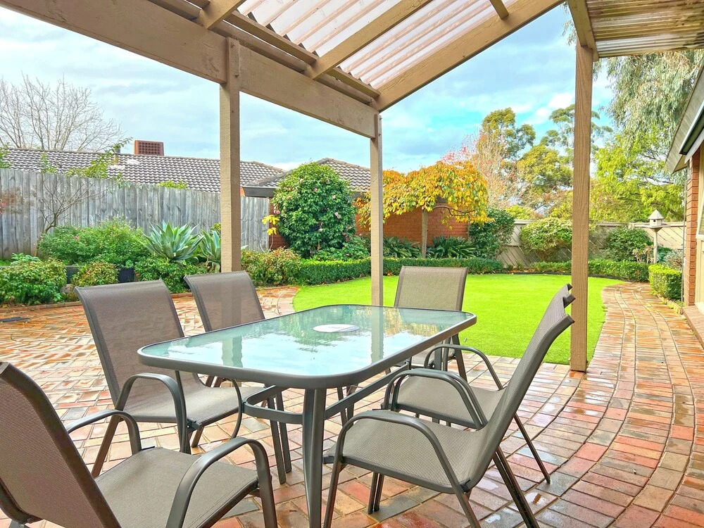 Stylish Retreat at Wheelers Hill 5BRM