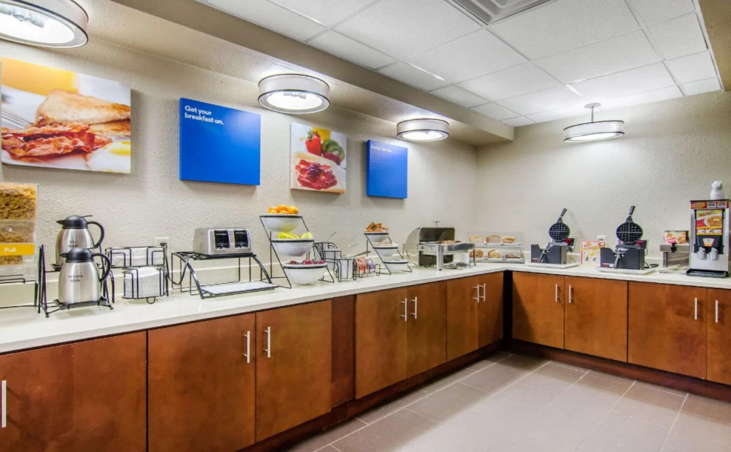 Comfort Inn & Suites Wichita Northeast