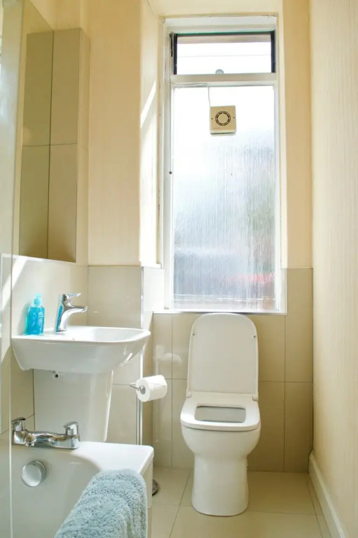 1 Bedroom Flat In Roseburn