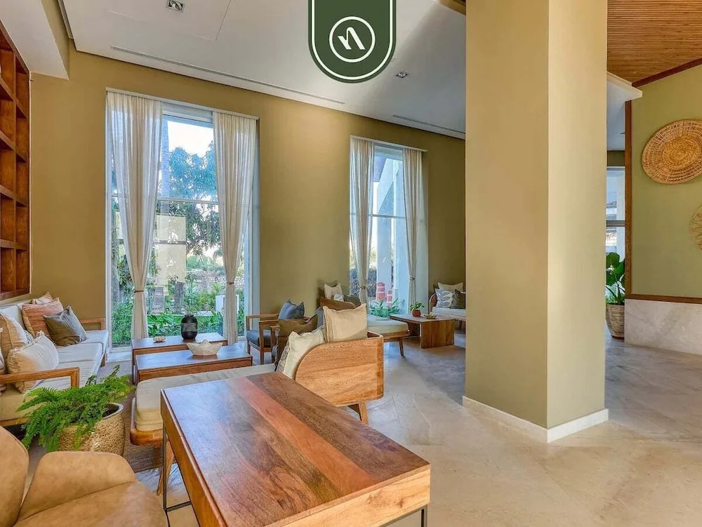 Oceanview 1 BR Condo With Pools and Beach Access