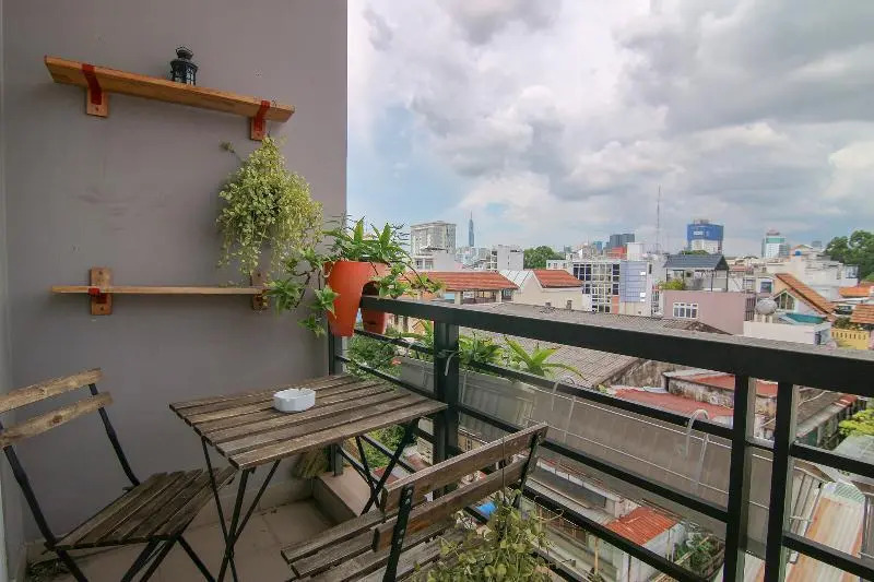 The Nguyens Cafe Dct by RedDoorz