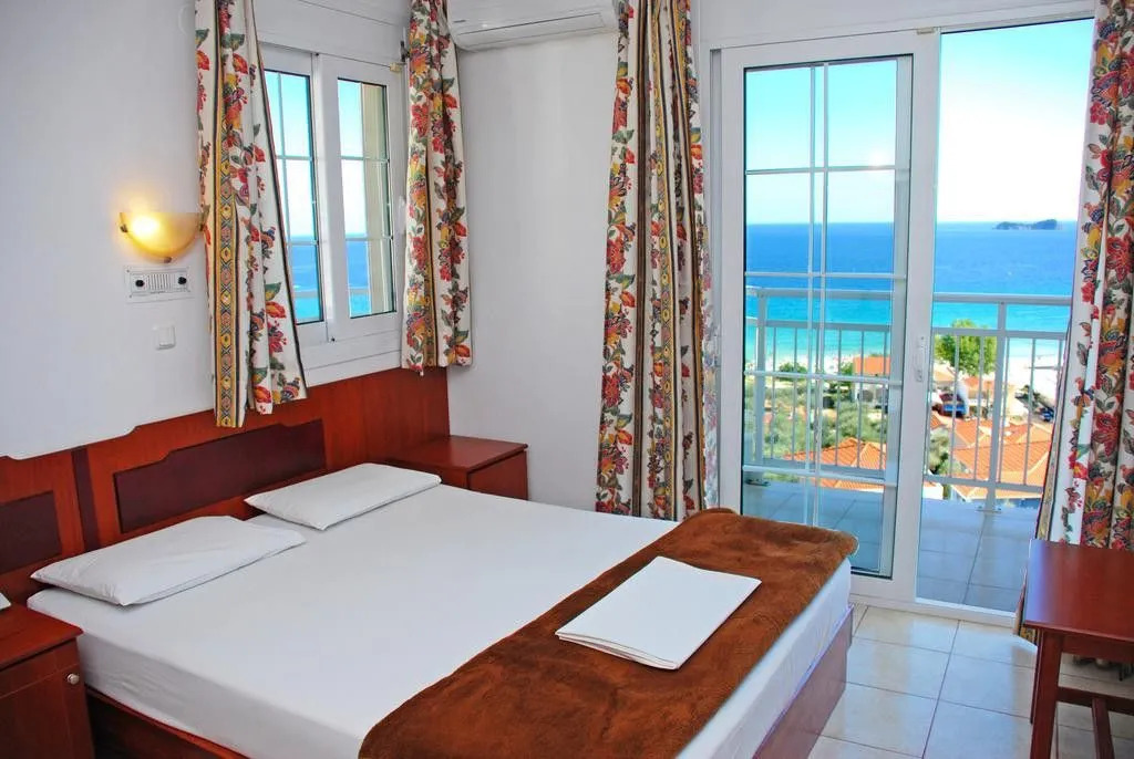 Hotel Emerald and Suites