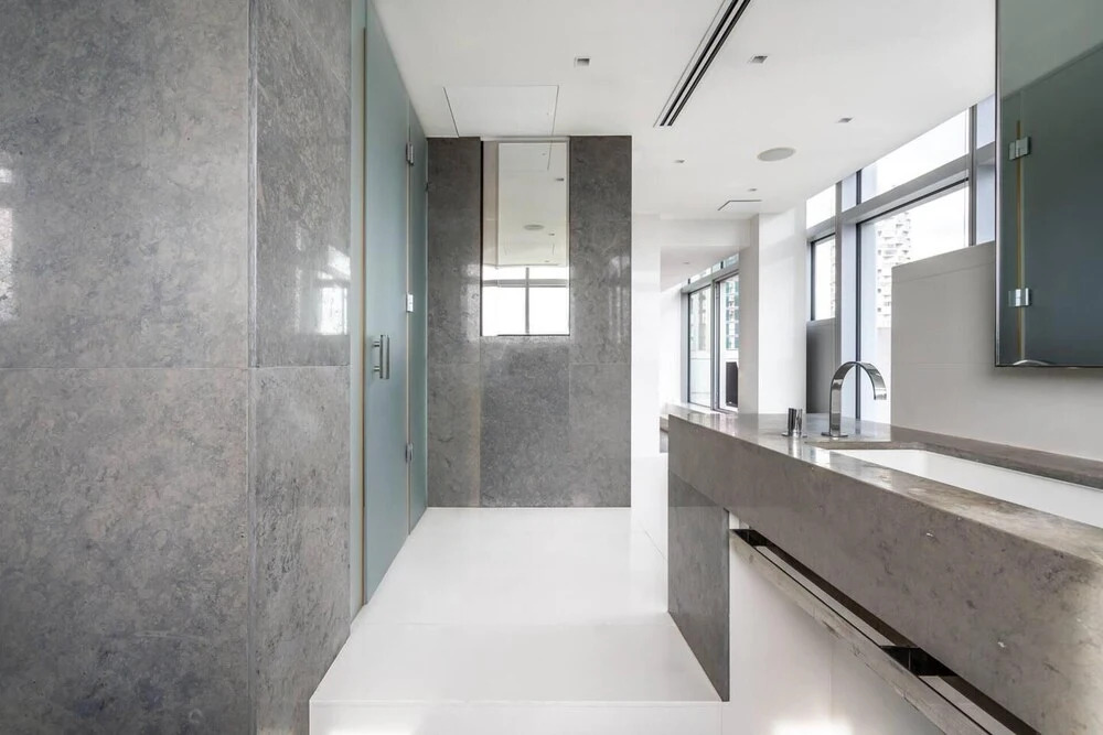 4 Bed Penthouse - Sleeps 10 - Parking - Smoking