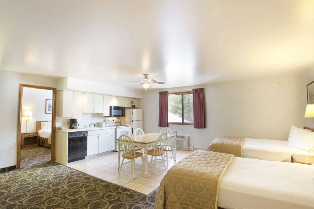 Glenwood Springs Cedar Lodge