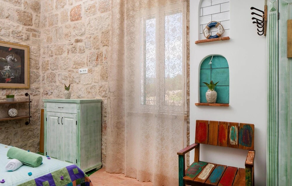 Nice Home in Vis with Hot Tub, WiFi & 2 Bedrooms