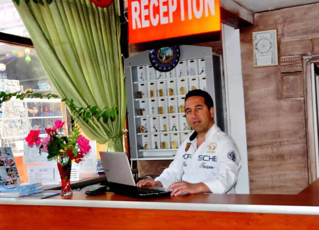 Orient Apart Hotel