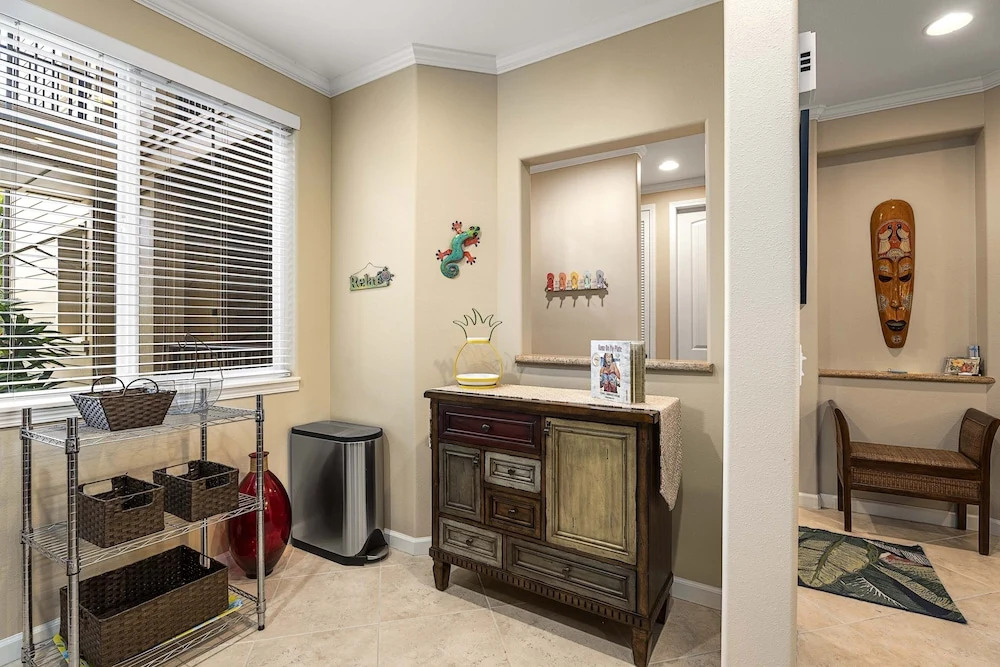 Waikoloa Beach S O2 2 Bedroom Condo by RedAwning