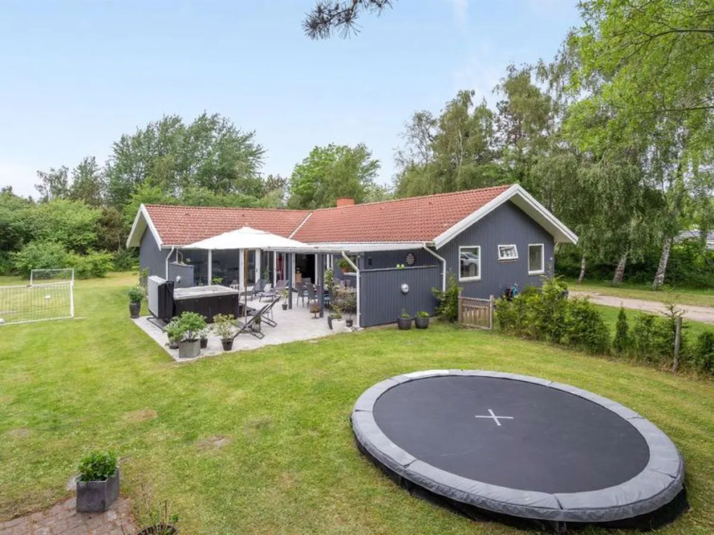 "Sverker" - 300m from the sea in Lolland, Falster and Mon