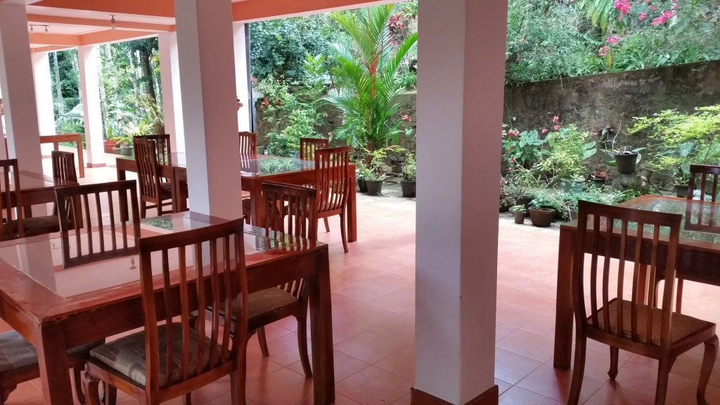 Rainforest Lodge, Deniyaya singheraja