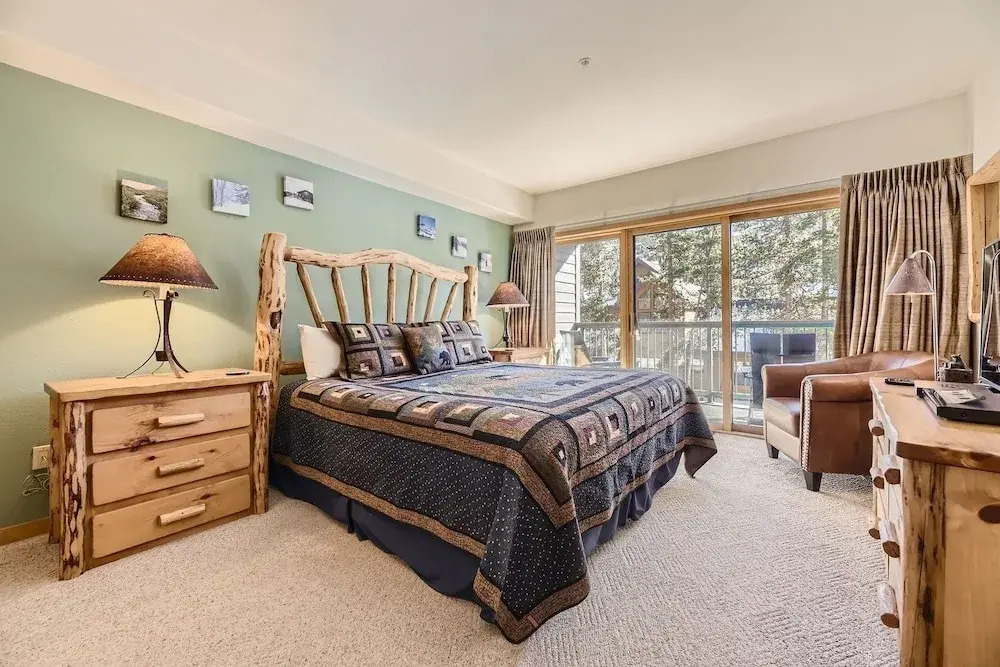 5023 Gateway 2 Bedroom Condo