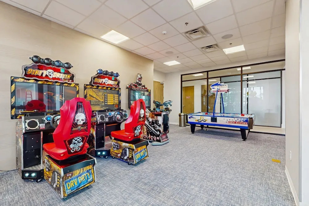 Luxury Home With Themed Bedrooms,arcade Games and Private Pool