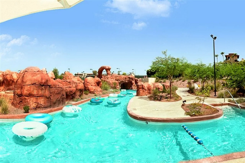 Arizona Grand Resort