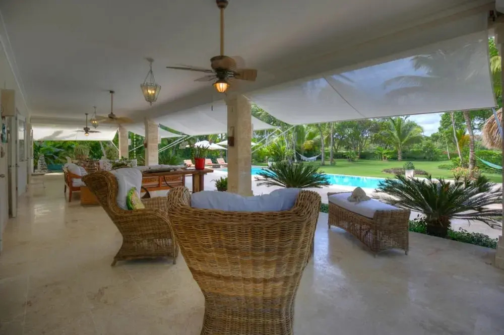 Golf-front Villa With Large Garden and Pool Area in Exclusive Beach Resort