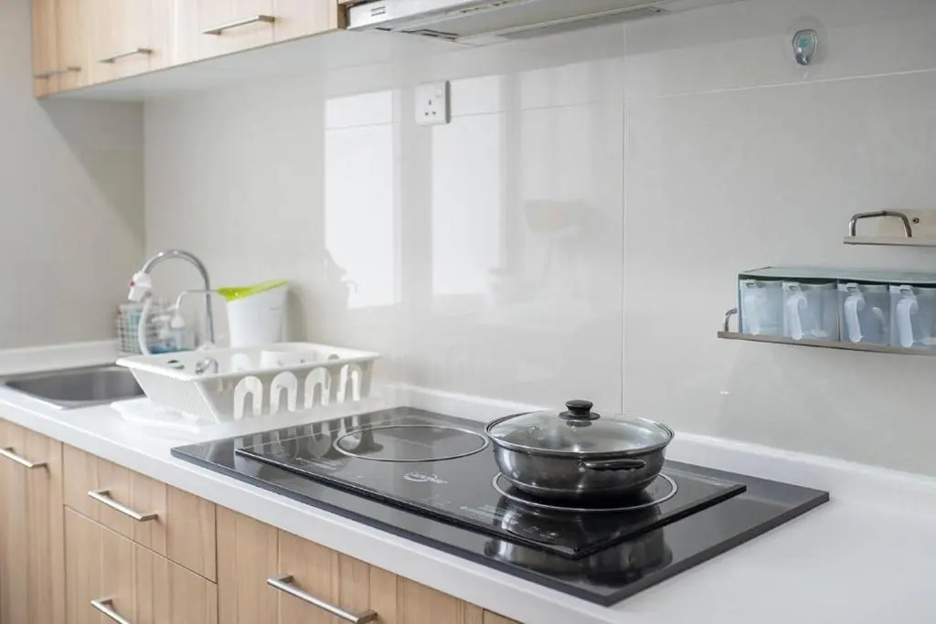 Twin Galaxy Simplistic 2BR Netflix Wifi 5pax KSL
